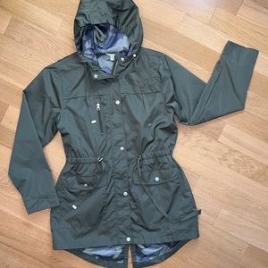 Time and Tru Womens Wind Jacket Size Med